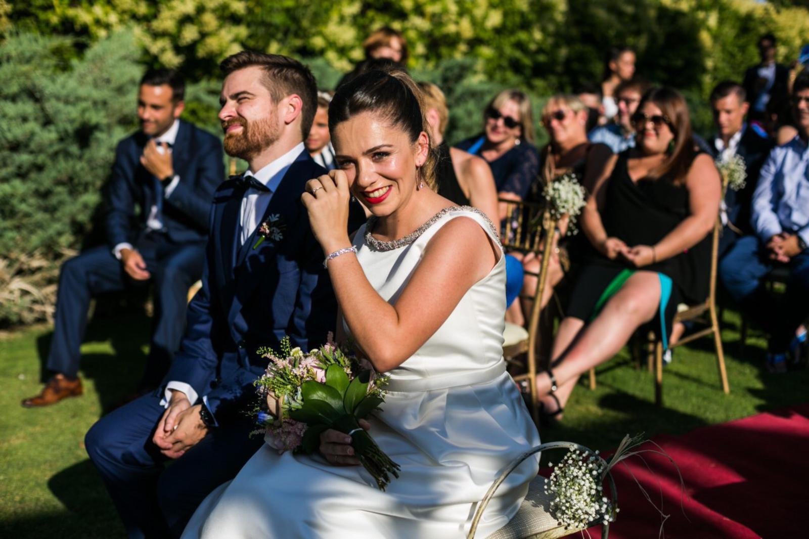 Bride getting ready — bridal makeup artist Málaga