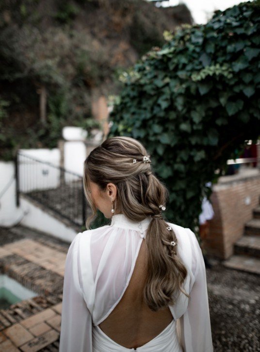 Mar Armengol styling bride — hairstylist Málaga