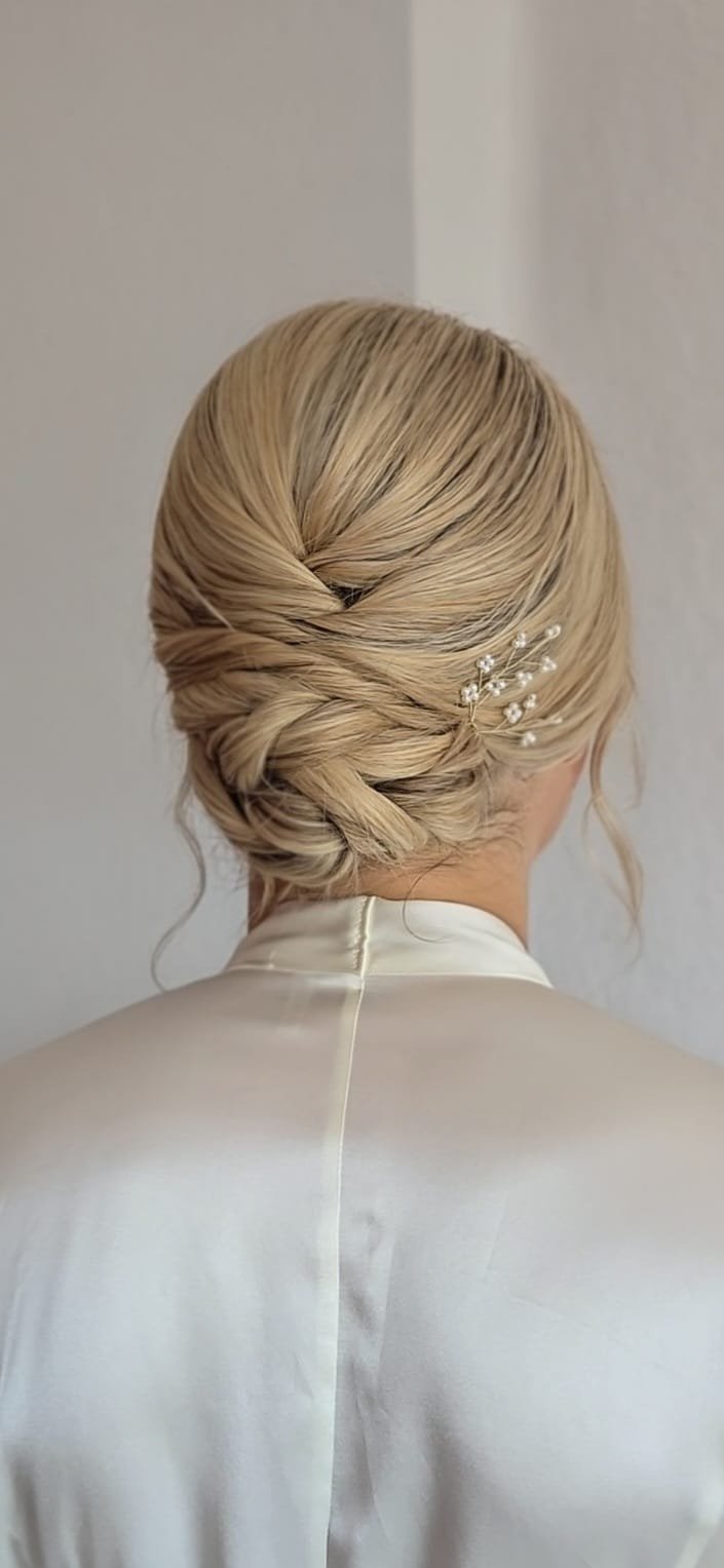 Elegant bride — bridal hair and makeup Málaga